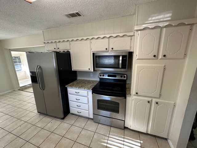 733 Toni Drive, Hurst, TX 76054