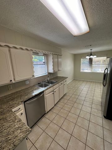 733 Toni Drive, Hurst, TX 76054