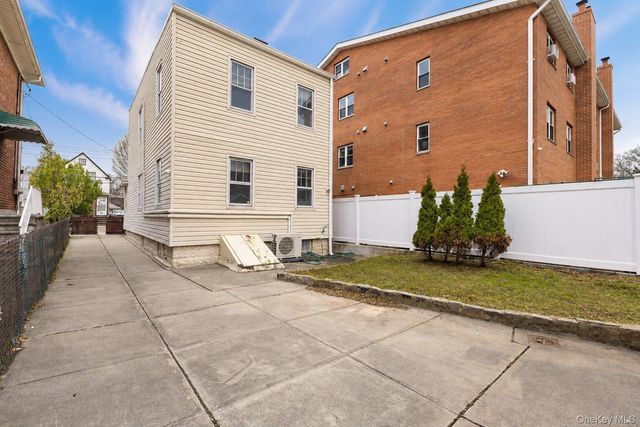 6117 165th Street, Fresh Meadows, NY 11365