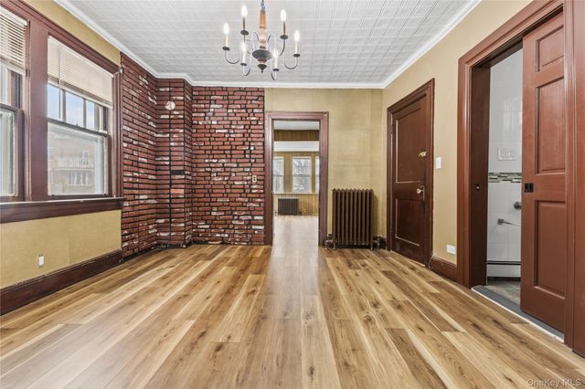 6117 165th Street, Fresh Meadows, NY 11365