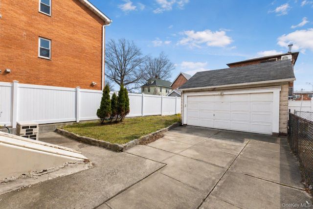 6117 165th Street, Fresh Meadows, NY 11365