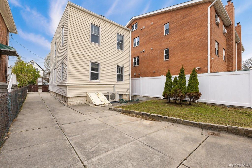 6117 165th Street, Fresh Meadows, NY 11365 — photo 2