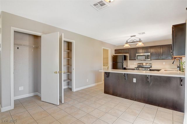 688 Emerald City Ave Avenue, Las Vegas, NV 89183