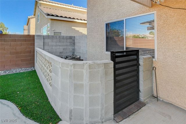 688 Emerald City Ave Avenue, Las Vegas, NV 89183