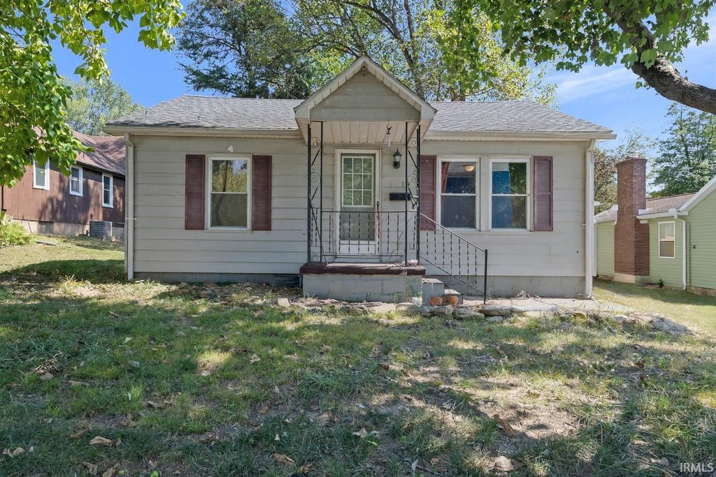 1219 N Third Street, Boonville, IN 47601