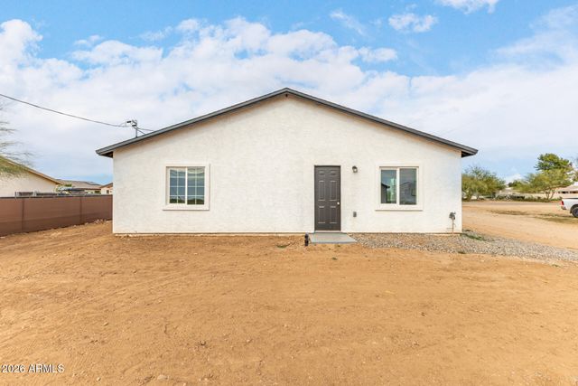 200 Gompers Circle, Morristown, AZ 85342