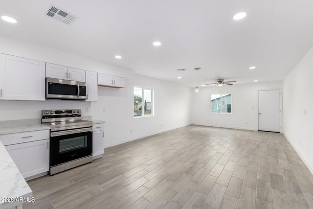 200 Gompers Circle, Morristown, AZ 85342