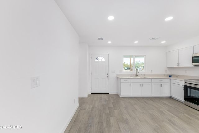 200 Gompers Circle, Morristown, AZ 85342