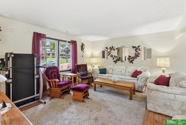 2608 Gindy Drive, Bellevue, NE 68147