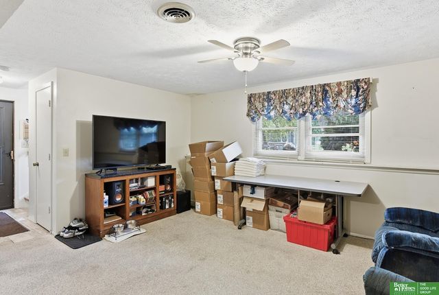 2608 Gindy Drive, Bellevue, NE 68147