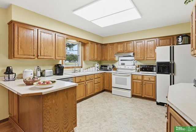 2608 Gindy Drive, Bellevue, NE 68147