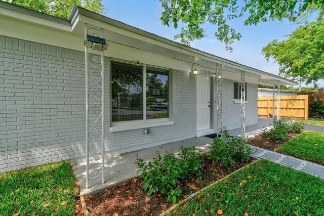 12091 Colony Avenue, Palm Beach Gardens, FL 33410