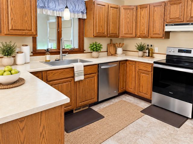 138 Slate Rd, Chicopee, MA 01020