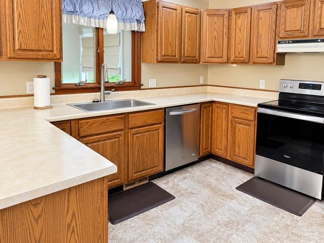 138 Slate Rd, Chicopee, MA 01020