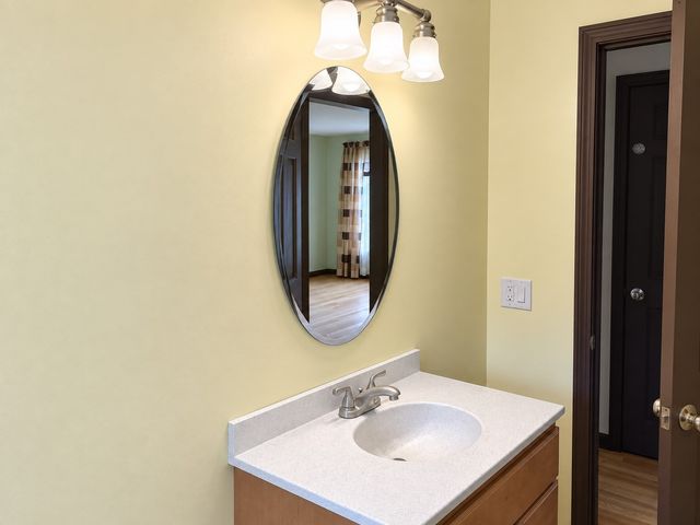 138 Slate Rd, Chicopee, MA 01020