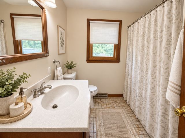 138 Slate Rd, Chicopee, MA 01020