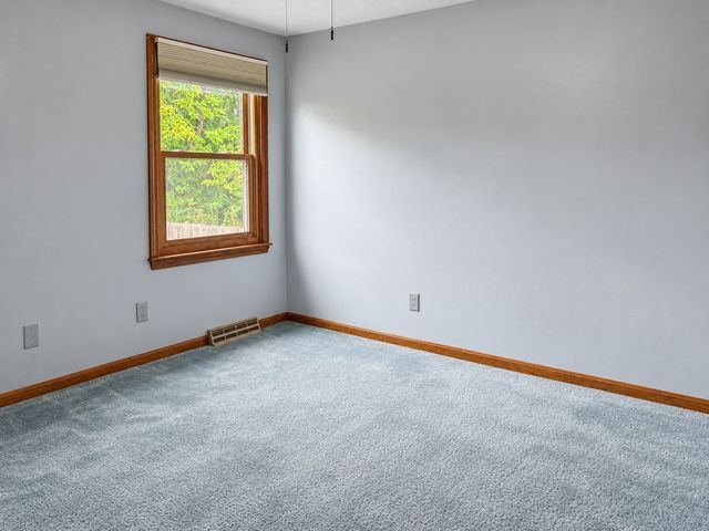 138 Slate Rd, Chicopee, MA 01020