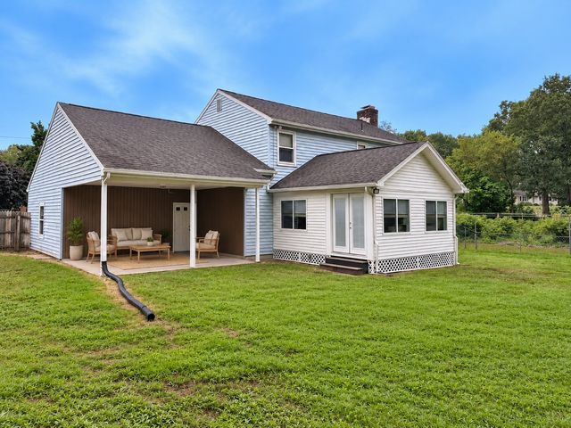 138 Slate Rd, Chicopee, MA 01020