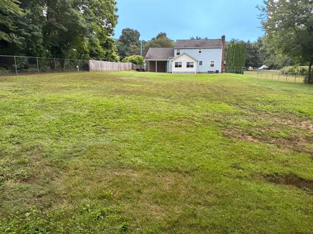 138 Slate Rd, Chicopee, MA 01020