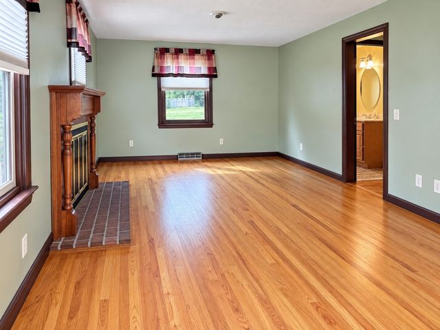 138 Slate Rd, Chicopee, MA 01020