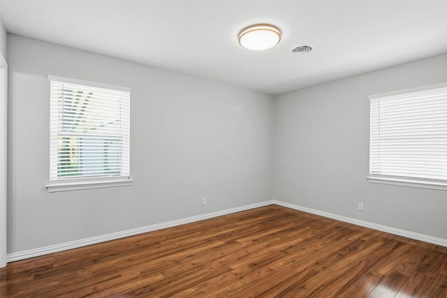 211 Mildred Lane, Benbrook, TX 76126