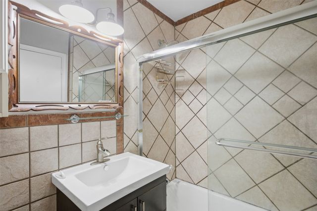 211 Mildred Lane, Benbrook, TX 76126