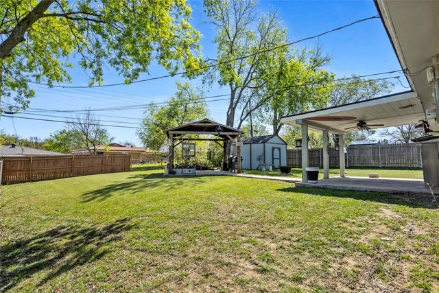 211 Mildred Lane, Benbrook, TX 76126