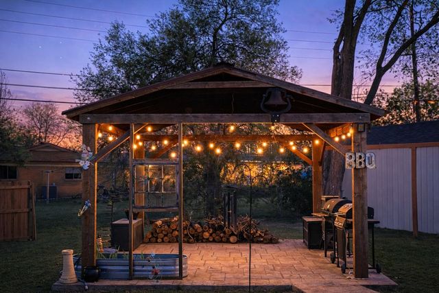 211 Mildred Lane, Benbrook, TX 76126