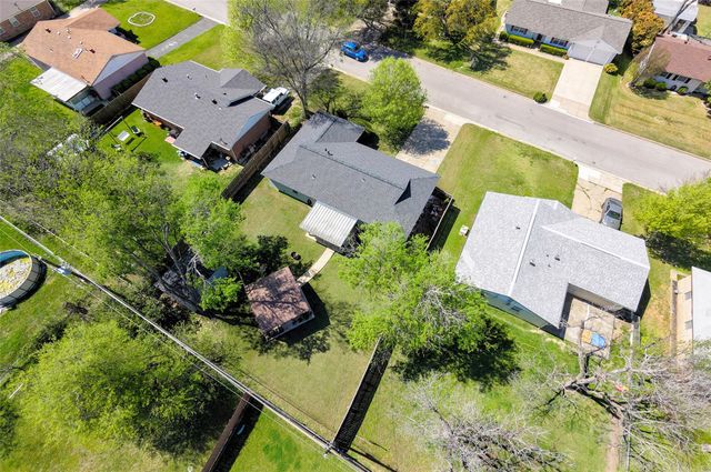 211 Mildred Lane, Benbrook, TX 76126