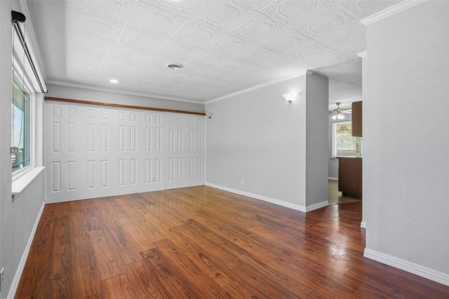 211 Mildred Lane, Benbrook, TX 76126