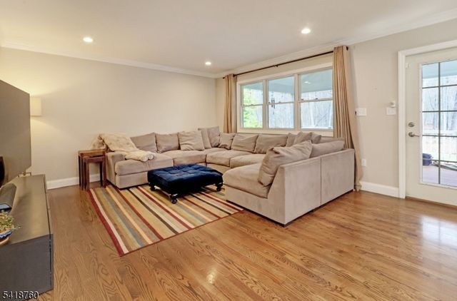 50 Bennington Rd, Livingston Twp., NJ 07039