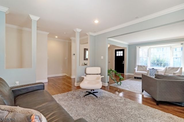 50 Bennington Rd, Livingston Twp., NJ 07039