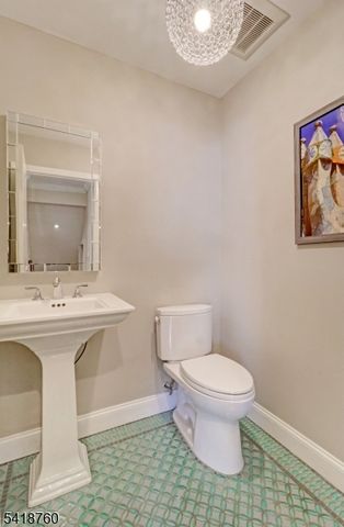 50 Bennington Rd, Livingston Twp., NJ 07039