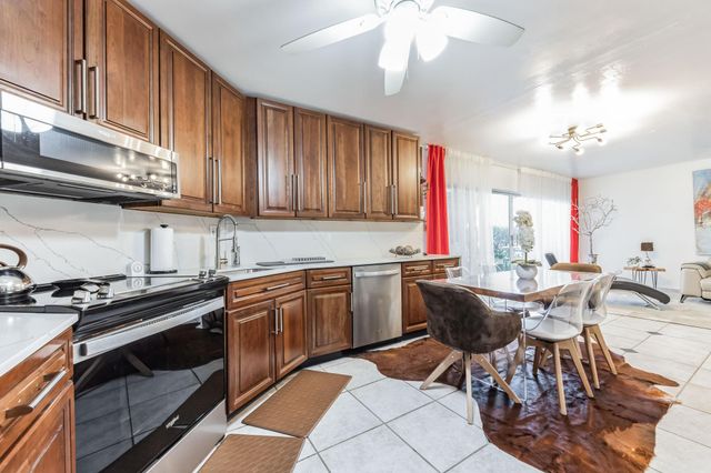 7 Greenway Village 102 N 102, Royal Palm Beach, FL 33411