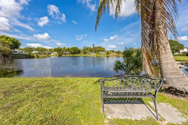7 Greenway Village 102 N 102, Royal Palm Beach, FL 33411