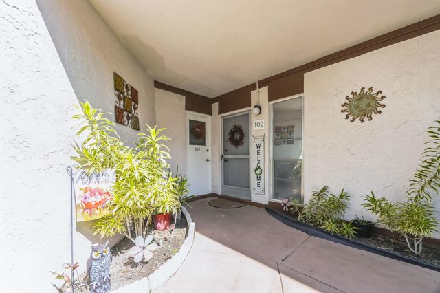 7 Greenway Village 102 N 102, Royal Palm Beach, FL 33411