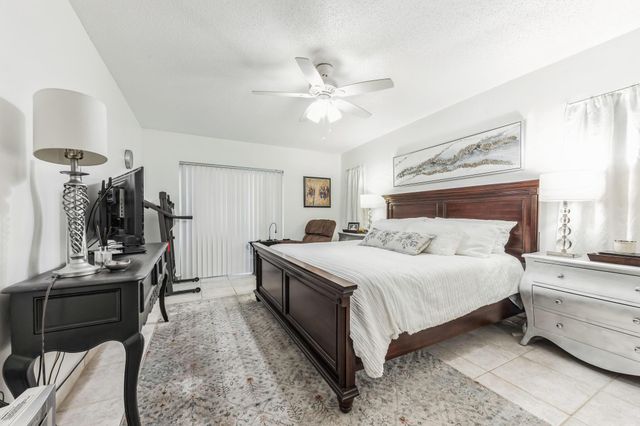 7 Greenway Village 102 N 102, Royal Palm Beach, FL 33411