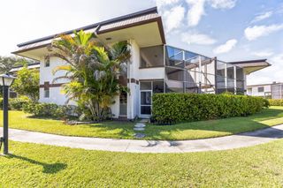 7 Greenway Village 102 N 102, Royal Palm Beach, FL 33411