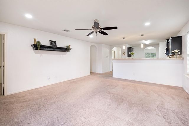 297 Koontz LOOP, Jarrell, TX 76537