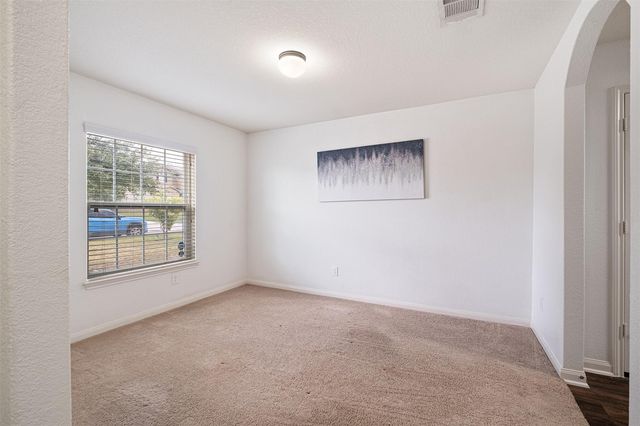 297 Koontz LOOP, Jarrell, TX 76537