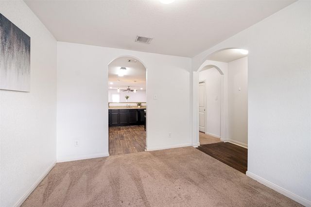 297 Koontz LOOP, Jarrell, TX 76537