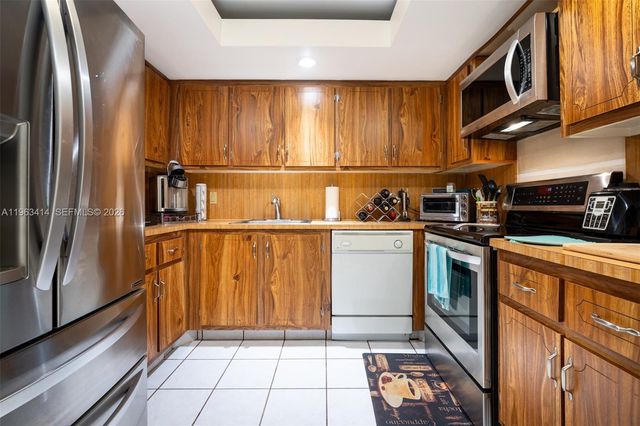 16475 Golf Club Road 307, Weston, FL 33326