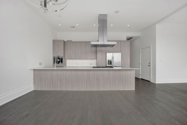 1404 W Chicago Avenue 4, Chicago, IL 60642