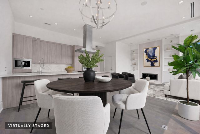 1404 W Chicago Avenue 4, Chicago, IL 60642