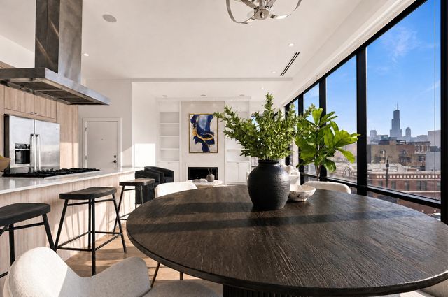 1404 W Chicago Avenue 4, Chicago, IL 60642