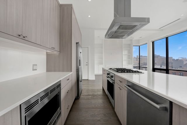 1404 W Chicago Avenue 4, Chicago, IL 60642