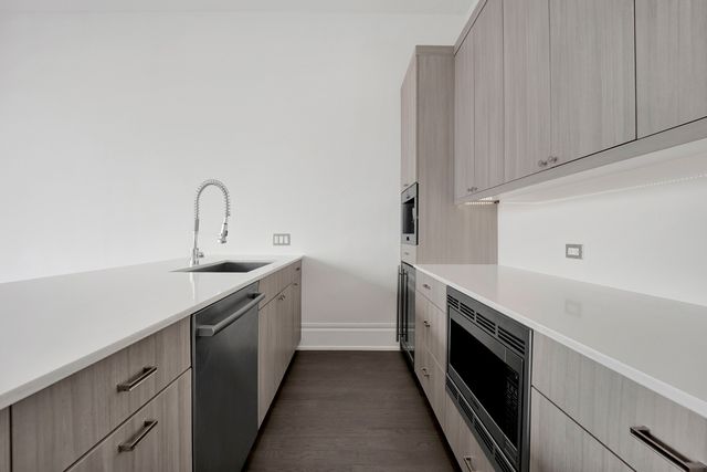 1404 W Chicago Avenue 4, Chicago, IL 60642