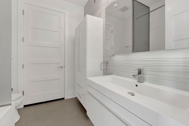 1404 W Chicago Avenue 4, Chicago, IL 60642