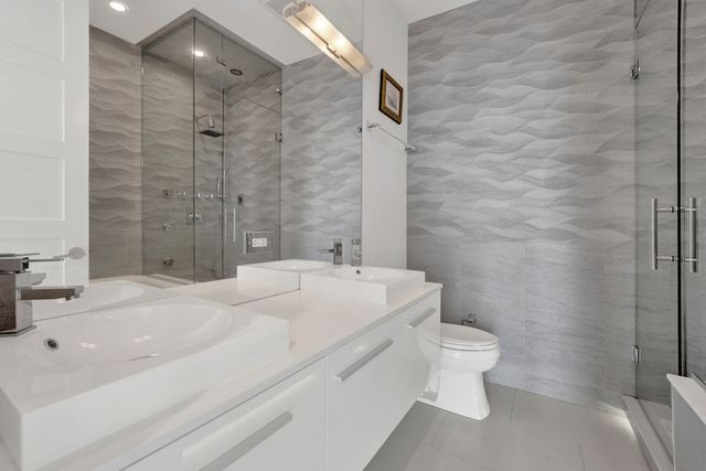 1404 W Chicago Avenue 4, Chicago, IL 60642