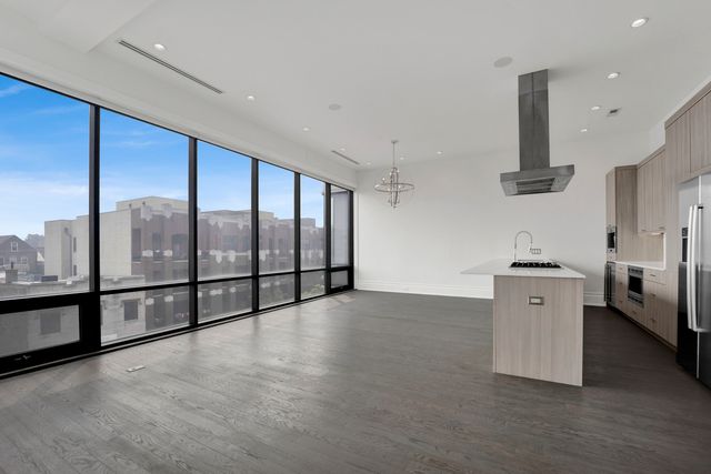 1404 W Chicago Avenue 4, Chicago, IL 60642
